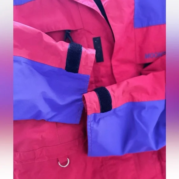 Vintage Moonstone Jacket Mens Medium Gore-Tex Hooded Wind Rain Red